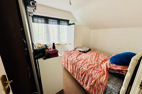 2 bedroom flat for sale, Rickmansworth Road, Northwood, HA6