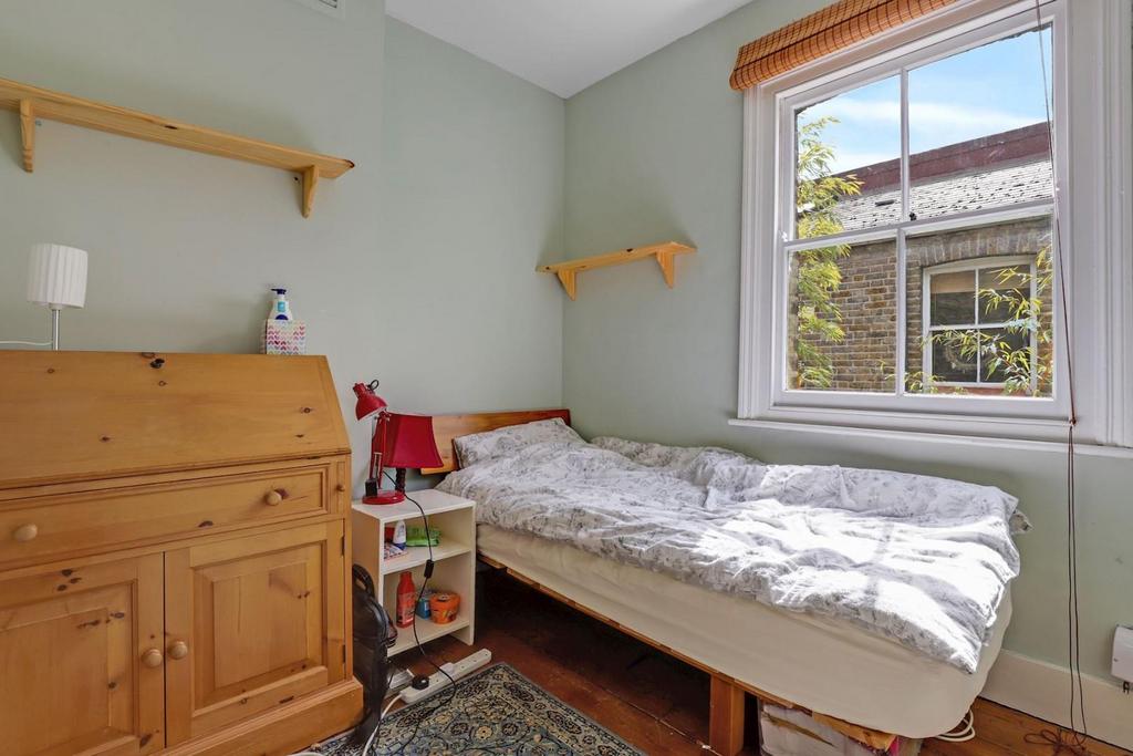 12-40a6 JHProp World - 11 Homecroft Road - 34-medium