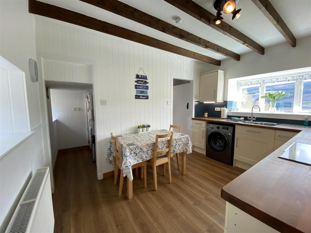Kitchen 1.jpg