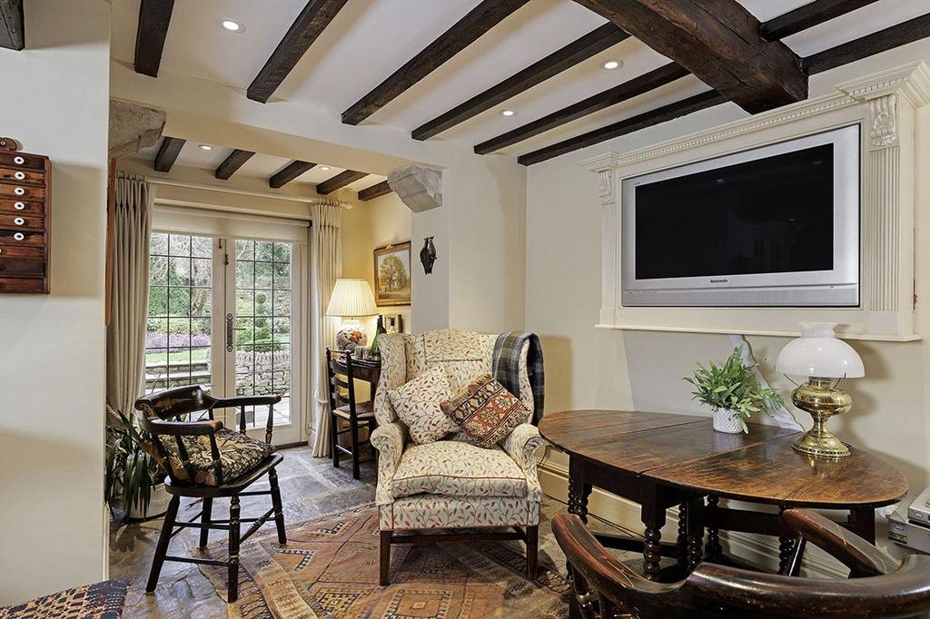Breakfast Room