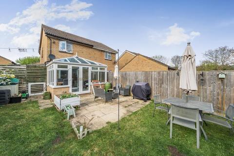 58 Heather Close, Carterton, OX18 1TH