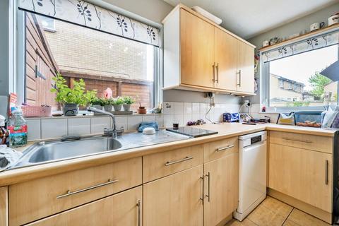 58 Heather Close, Carterton, OX18 1TH