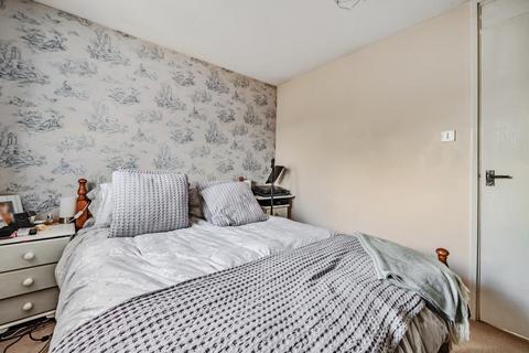 58 Heather Close, Carterton, OX18 1TH