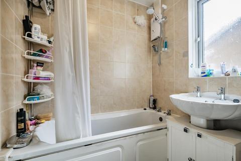 58 Heather Close, Carterton, OX18 1TH