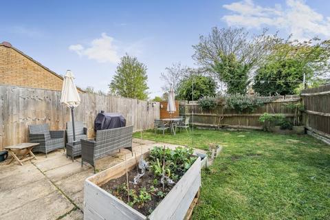 58 Heather Close, Carterton, OX18 1TH