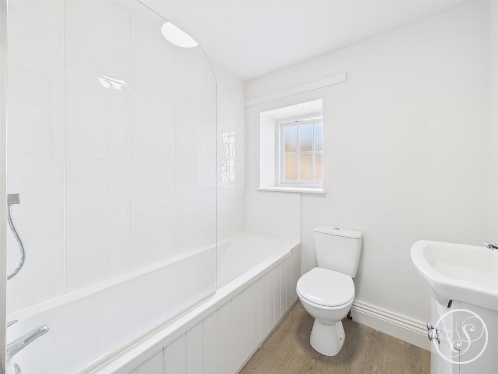 Bathroom 84.jpg