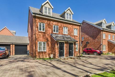 3 bedroom semi-detached house for sale, Lobelia Drive, Worthing, BN13