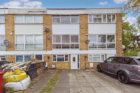 7 Haynes Close, Slough, SL3 8NA