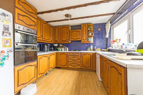 7 Haynes Close, Slough, SL3 8NA