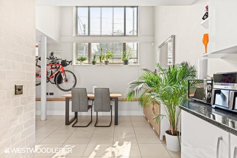 2 bedroom duplex for sale, Station Road, Ware SG12