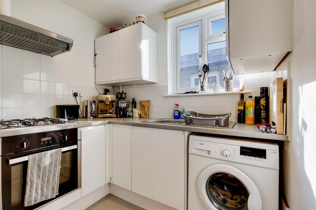 3 Kitchen-1.jpg