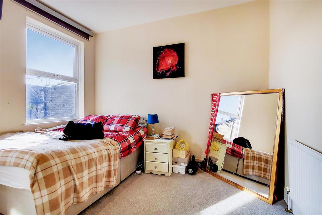5 Main Bedroom-0.jpg