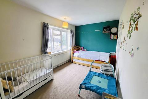 36 Fairmead Crescent, Edgware, HA8 8YQ