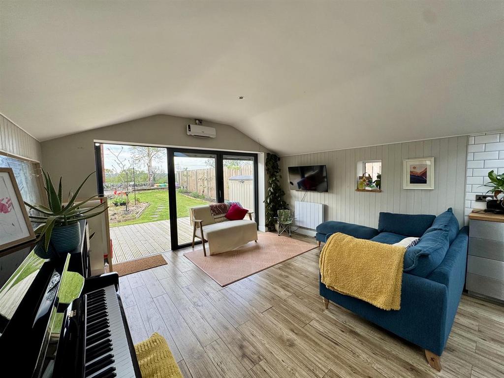 Open Plan Kitchen/Lounge Diner