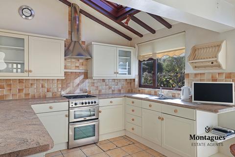 176 High Road, North Weald, Epping, CM16 6BZ