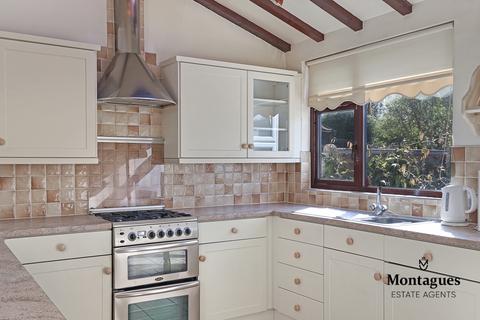 176 High Road, North Weald, Epping, CM16 6BZ