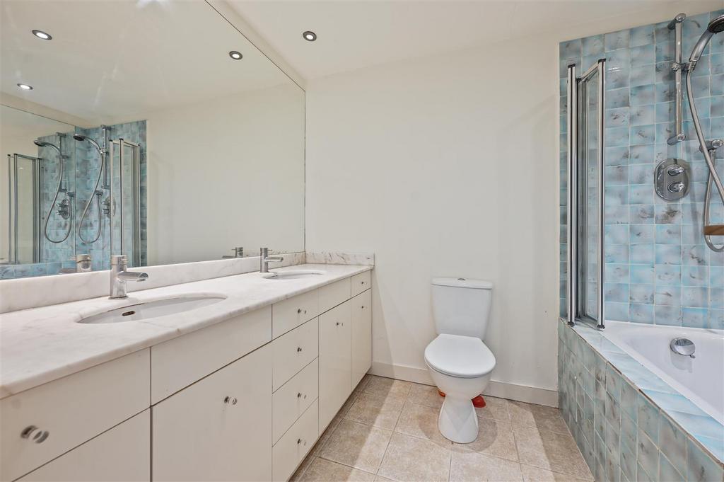 Faroe Road - Bathroom3 (1).JPG