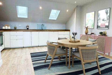 7b Treport Street, London, SW18 2BW