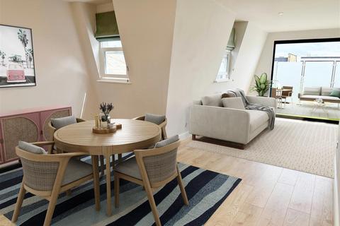 7b Treport Street, London, SW18 2BW