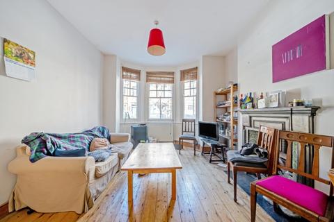 2 bedroom apartment to rent, Morat Street London SW9