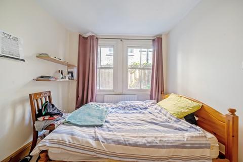 2 bedroom apartment to rent, Morat Street London SW9