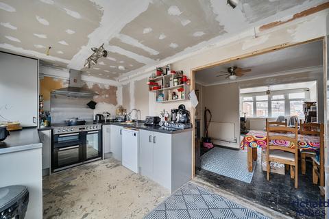 30 Raybrook Crescent, Swindon, SN2 2HR