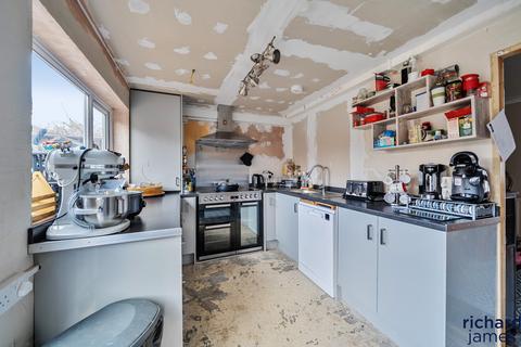30 Raybrook Crescent, Swindon, SN2 2HR