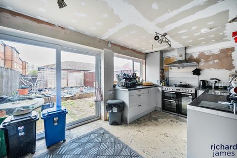 30 Raybrook Crescent, Swindon, SN2 2HR