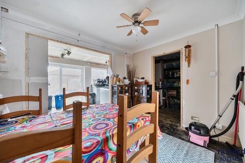 30 Raybrook Crescent, Swindon, SN2 2HR