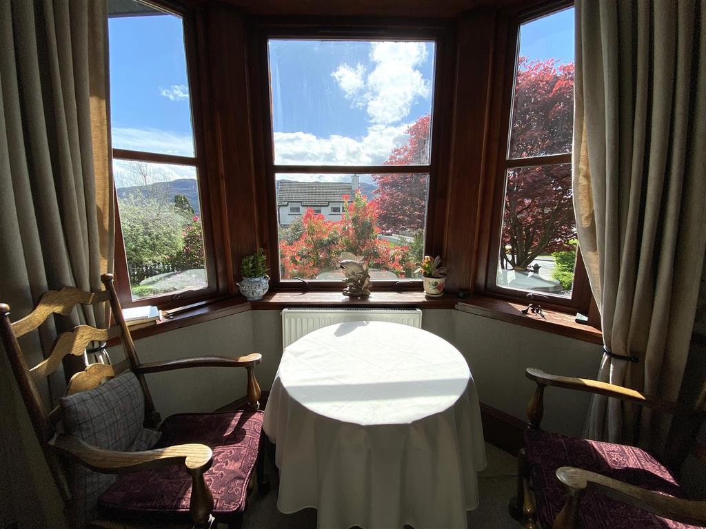 Dining r0 om window.jpg