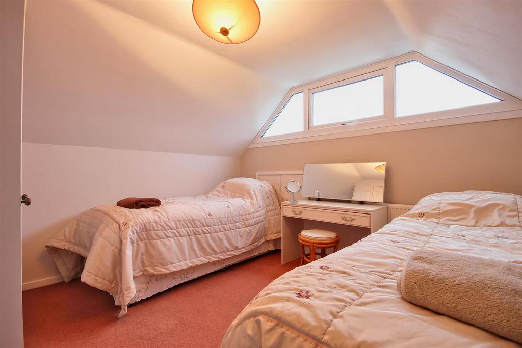 Bedroom 2 (rear)