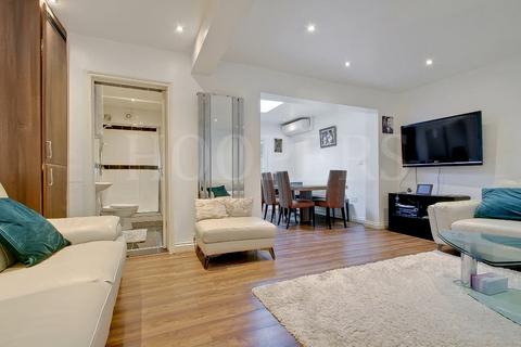4 bedroom terraced house for sale, Ballards Road, London, NW2