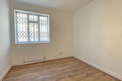 2 bedroom ground floor flat to rent, Temple Street, London, Haggerston