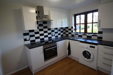 3 bedroom semi-detached house to rent, Yarrow Close, Oxford OX4