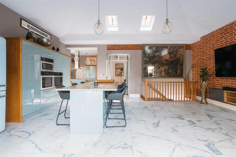 3 bedroom townhouse for sale, Wratten Road, Hitchin