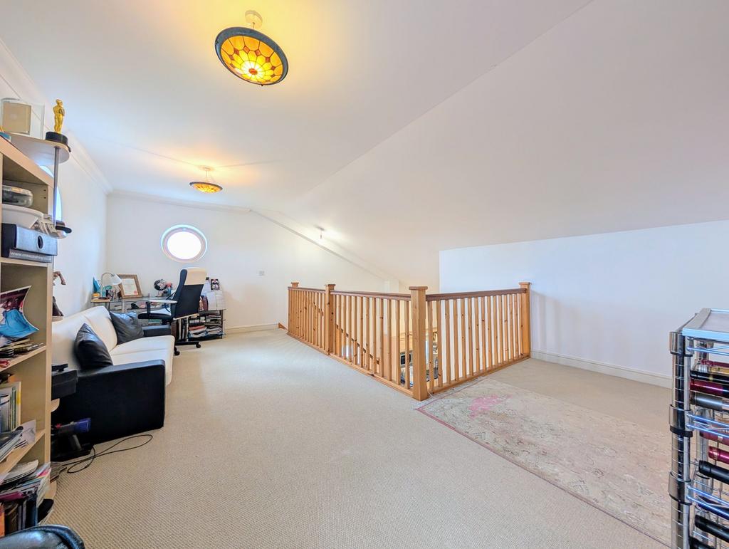 Mezzanine/Lounge