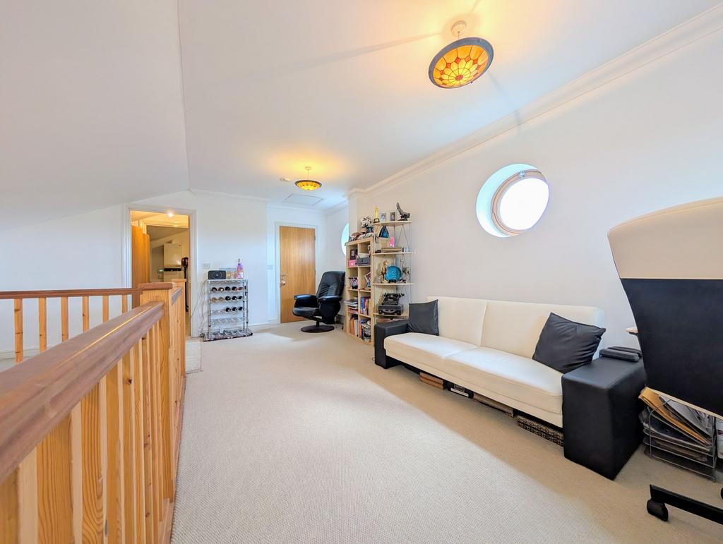 Mezzanine/Lounge