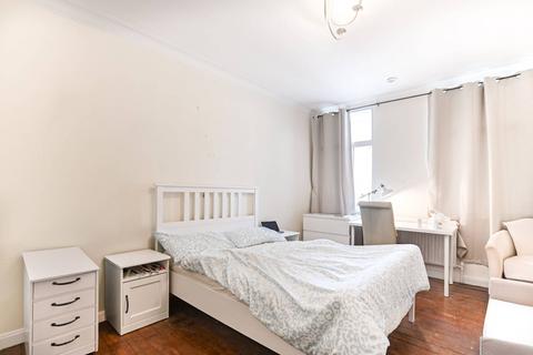 2 bedroom flat for sale, Edwardes Square, High Street Kensington, London, W8