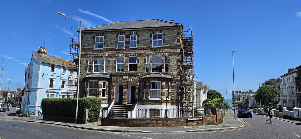 Ramsgate Road, Broadstairs 1 bed flat - £800 pcm (£185 pw)