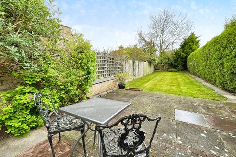 4 Ash Bank, Guilden Sutton, Chester, CH3 7EH