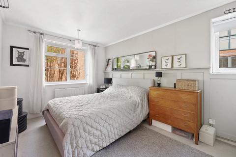 1 bedroom flat for sale, Atherfield Court, Borrodaile Road, Wandsworth, London