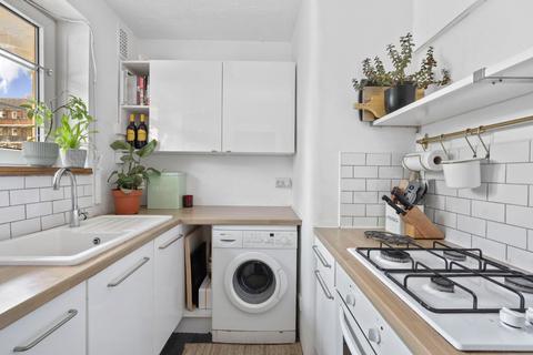 1 bedroom flat for sale, Atherfield Court, Borrodaile Road, Wandsworth, London