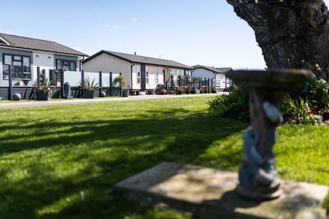 2 bedroom park home for sale, Canvey Island, Essex, SS8