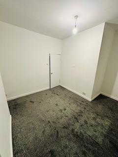 2 bedroom flat to rent, New Cross Road, London SE14
