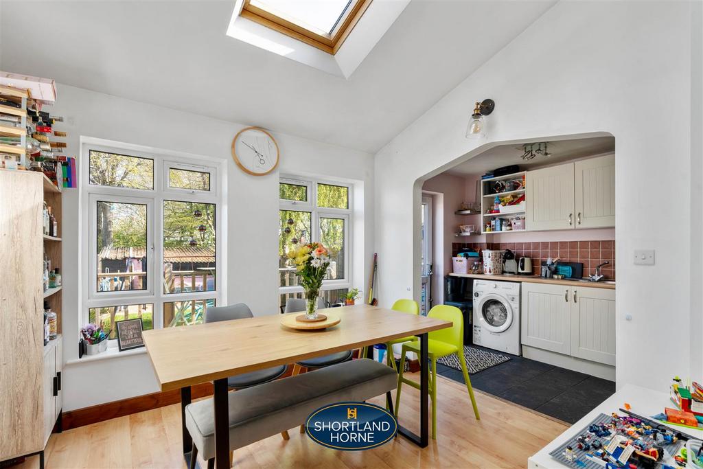 Dining room/kitchen