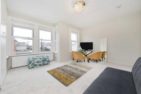 2 bedroom flat for sale, Hawthorn Road, London NW10