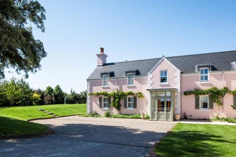 11 bedroom detached house for sale, Rue Dr Haut, Jersey, JE3