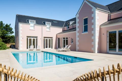 11 bedroom detached house for sale, Rue Dr Haut, Jersey, JE3