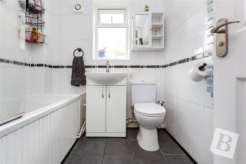 1 bedroom apartment for sale, Park View Court, Haslemere Road, Wickford, Essex, SS11