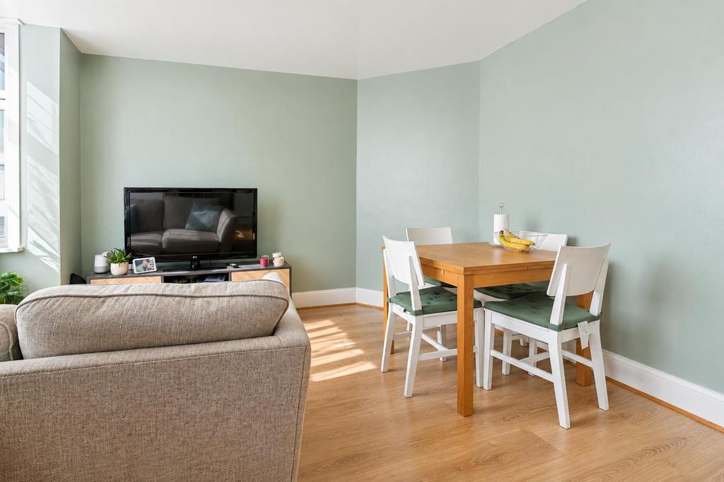 Apartment in Brighton, Queen's Park - View 5